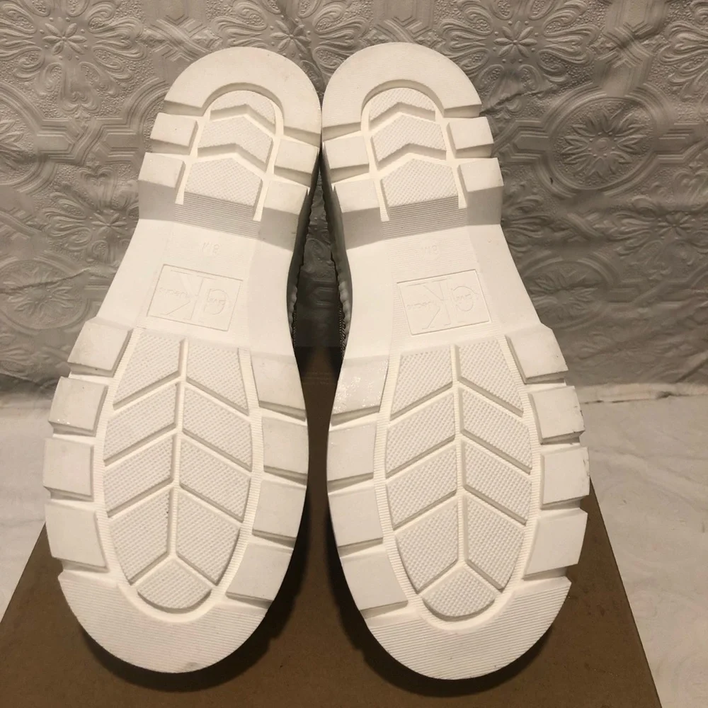 Calvin Klein Berti Chelsea lug sole boots in beige women’s size 8 brand new - Picture 7 of 13